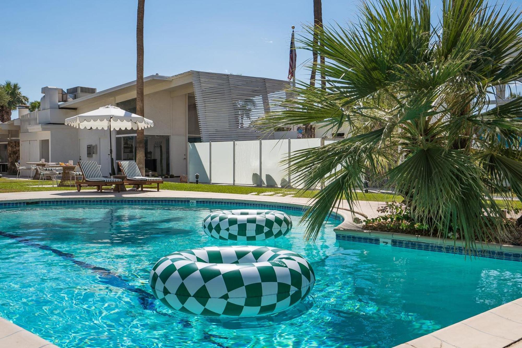 Monkey Tree Hotel By Avantstay Stylish Hotel In Palm Springs W Pool المظهر الخارجي الصورة